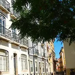 Flores Terrace Apartment *