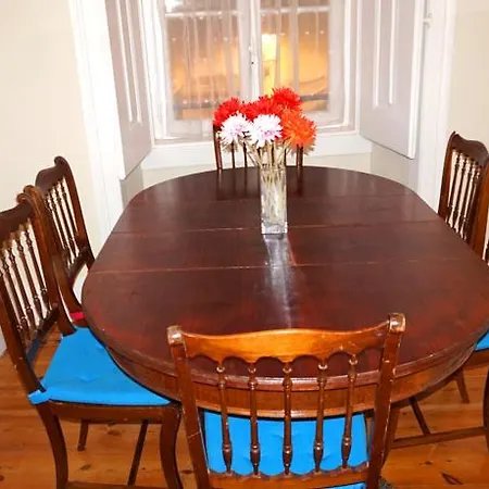 Flores Terrace Apartman *